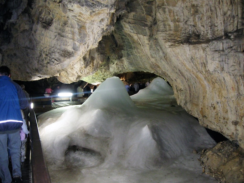 Demianowska Jaskinia Lodowa